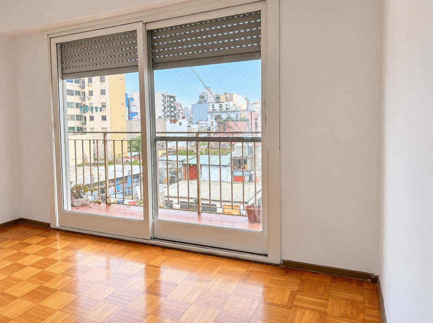 Foto de 3 Ambientes al Frente – Balcón Corrido – Muy Luminoso – 5° Piso, imagen 3