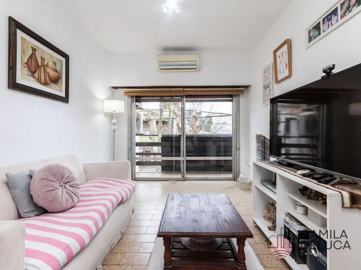 PH tipo casa con terraza, balcón y cochera en Venta - Banfield 3