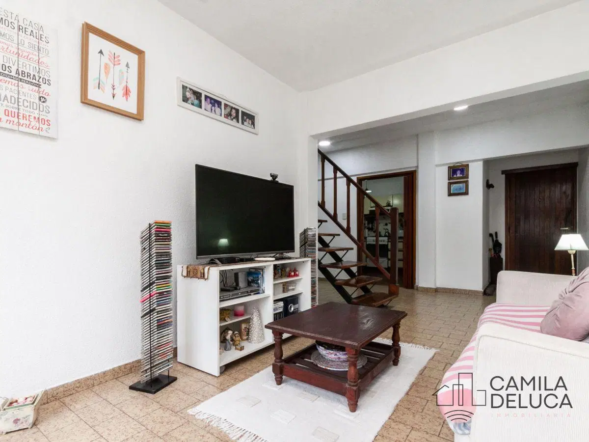 PH tipo casa con terraza, balcón y cochera en Venta - Banfield 4