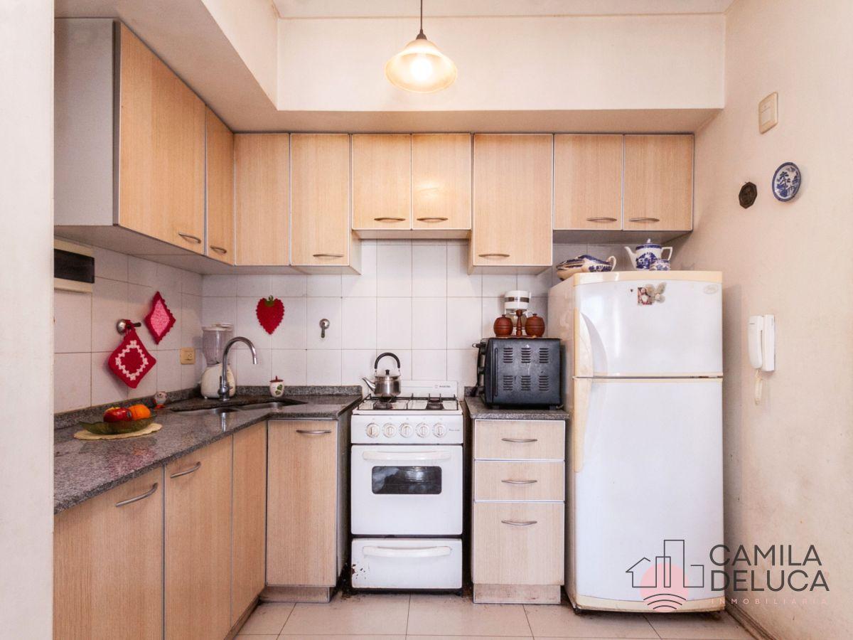 Foto de Venta 2 ambientes súper luminoso con balcón corrido en pleno Lanús Este, imagen 5