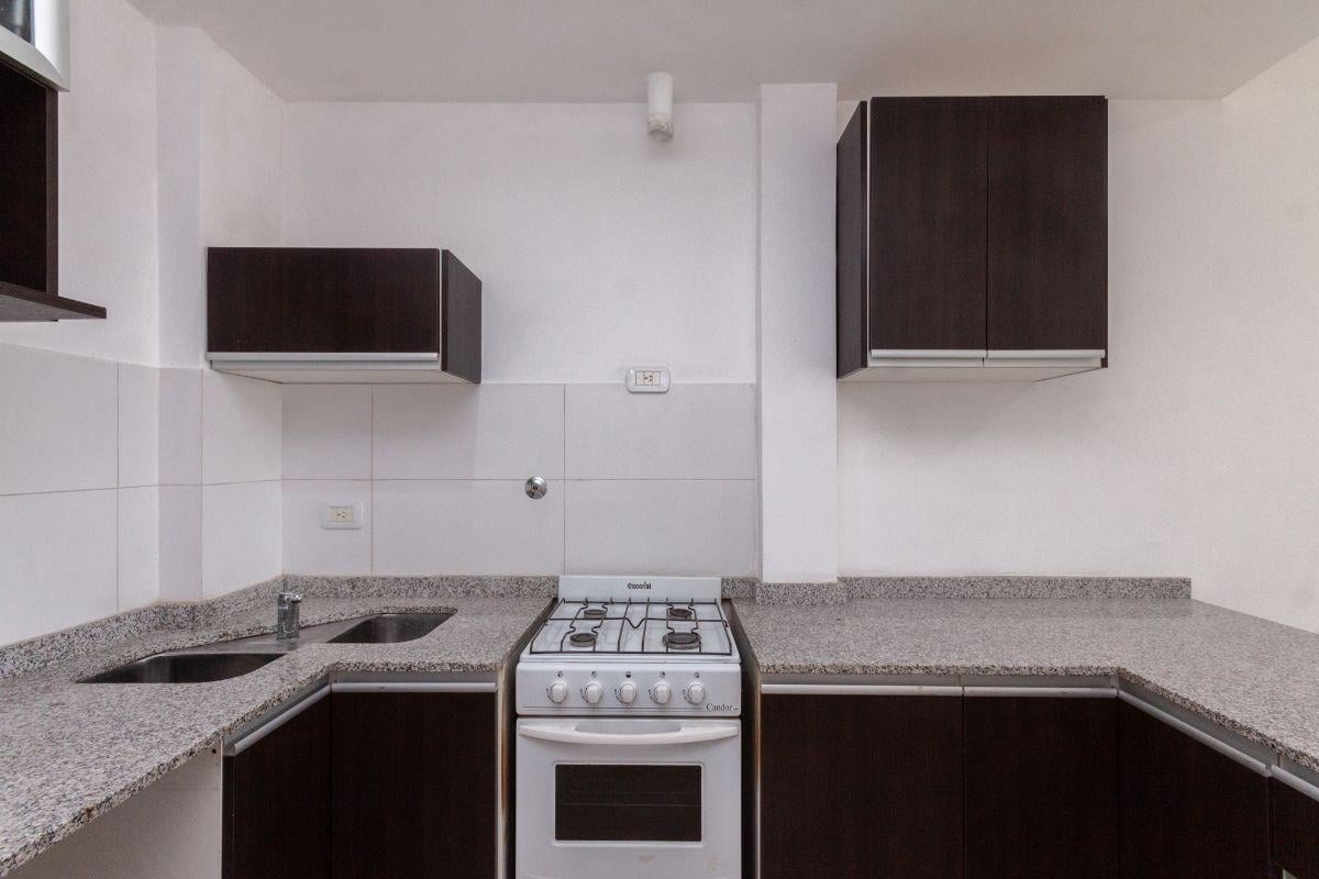 Foto de Departamento de 2 ambientes en alquiler con balcón, parrilla y cochera, imagen 2