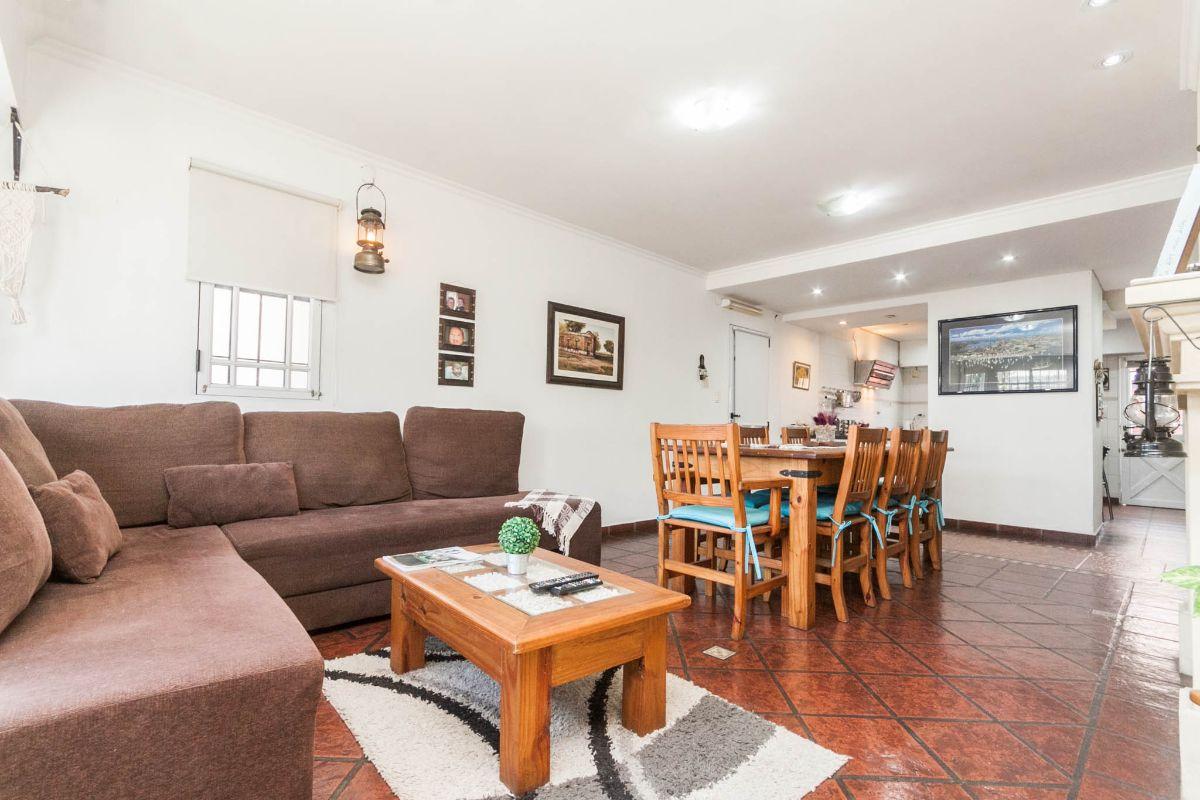 Foto de Casa 4 ambientes con quincho y 2 cocheras en venta en Lomas de Zamora, imagen 4