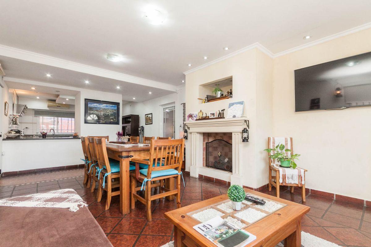 Foto de Casa 4 ambientes con quincho y 2 cocheras en venta en Lomas de Zamora, imagen 5