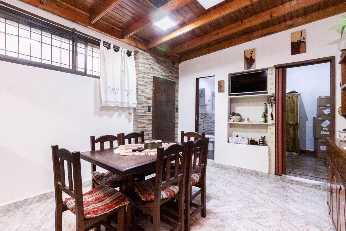Foto de PH 4 ambientes en venta con terraza y quincho en Remedios de Escalada, imagen 4