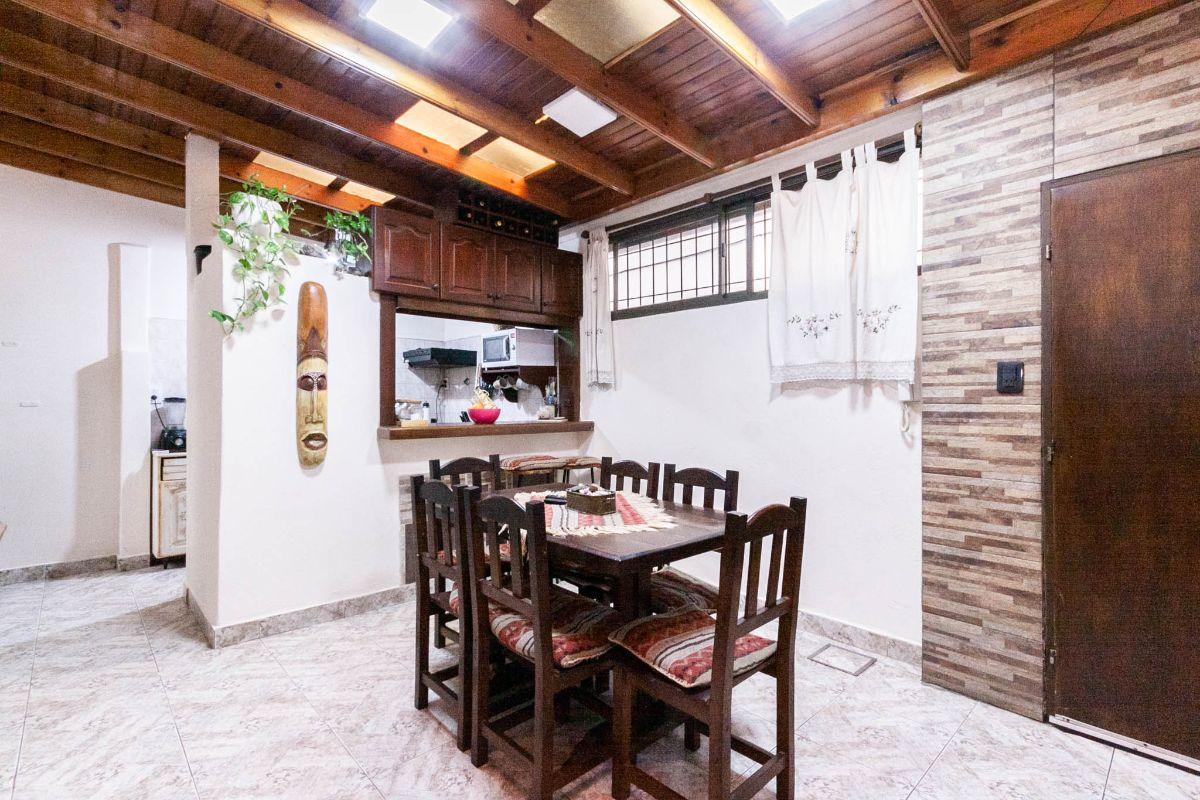 Foto de PH 4 ambientes en venta con terraza y quincho en Remedios de Escalada, imagen 3