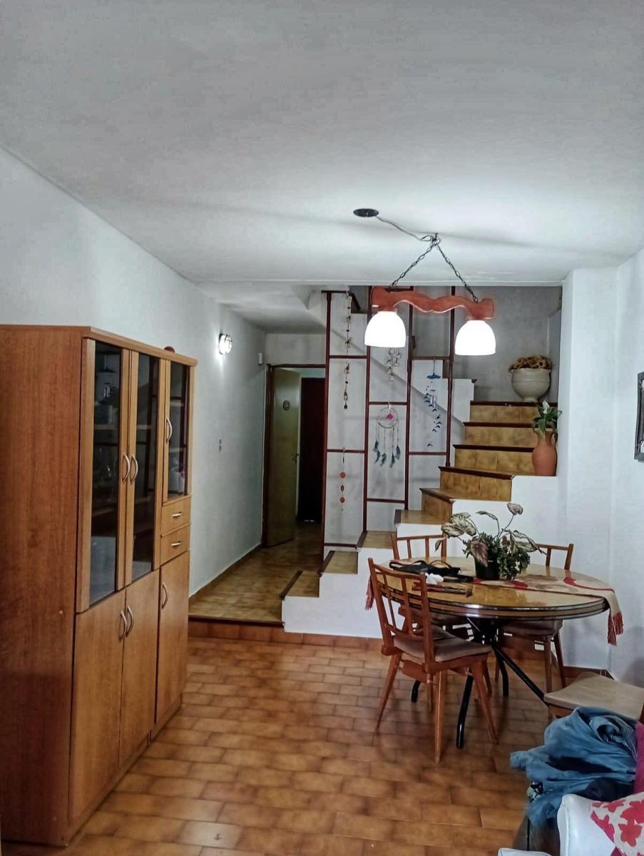 Venta de Triplex - 90 m² - 5 Ambientes - San Bernardo 3