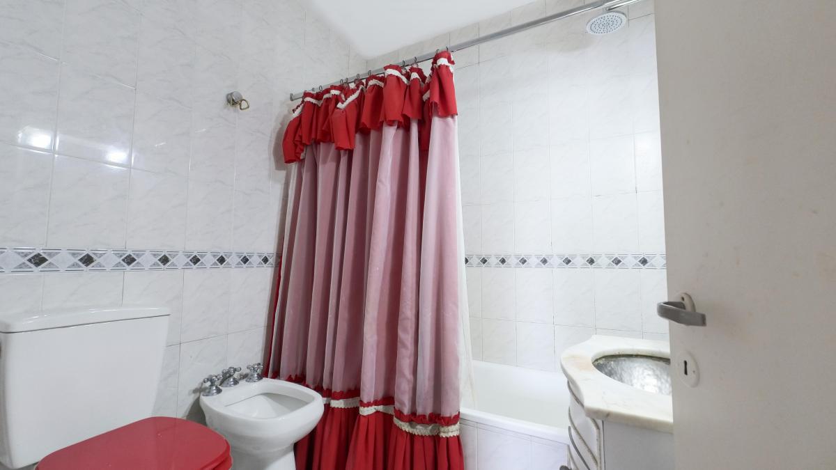 ¡Departamento de 4 Ambientes en Excelente Zona de San Telmo! 2