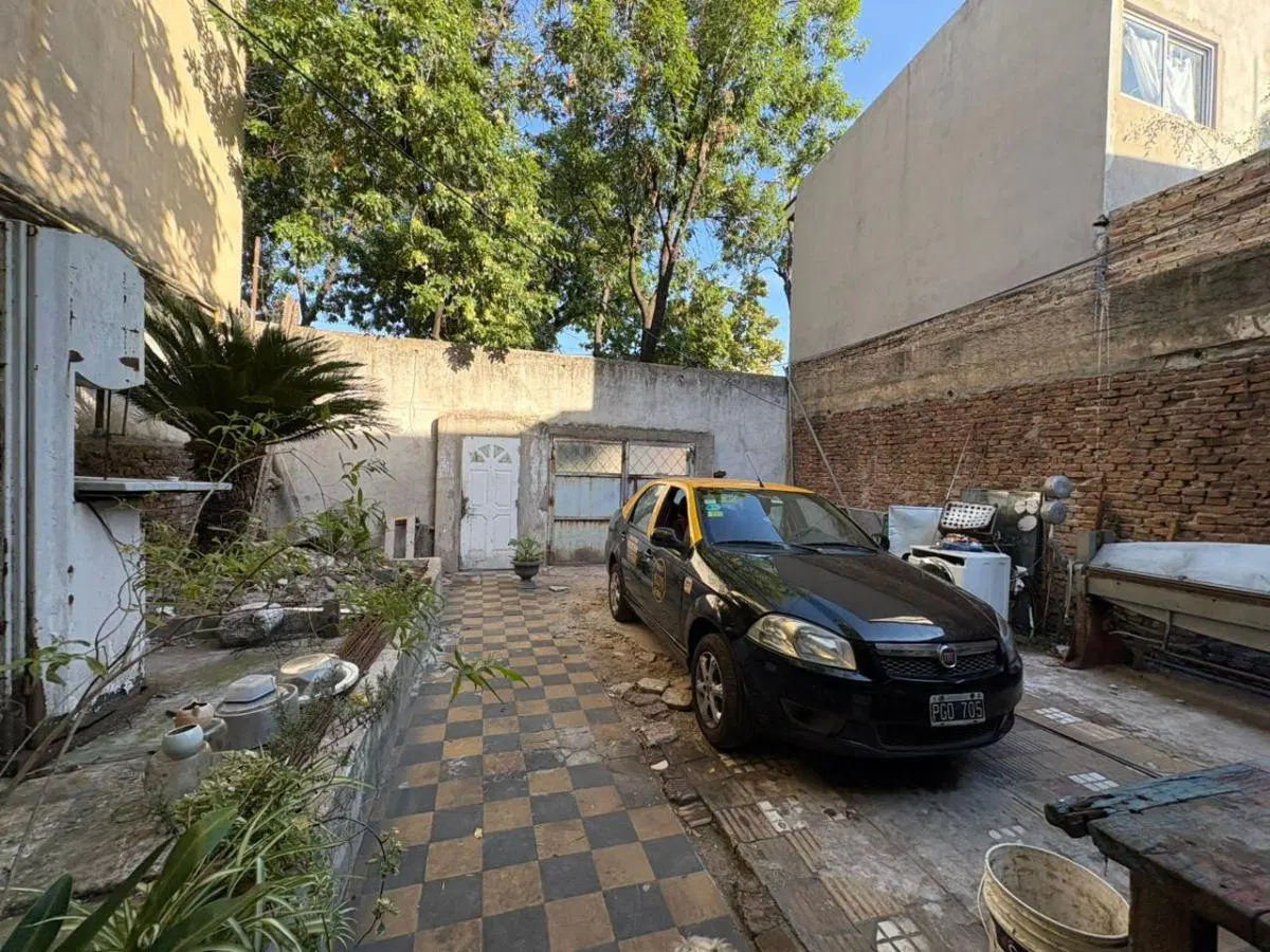 Casa 4 ambientes en venta Parque Avellaneda. 3
