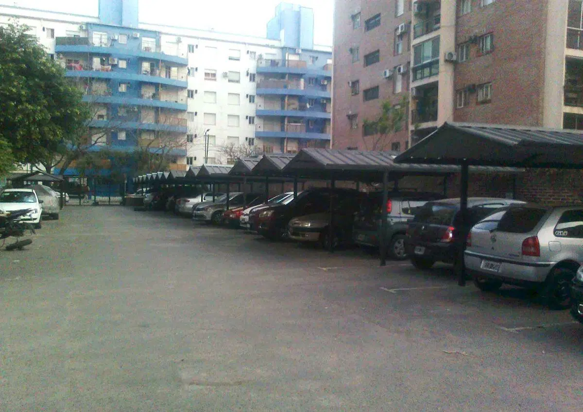 Imperdible venta Cochera fija y techada, La Boca. 2