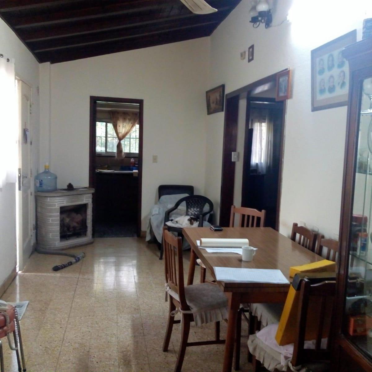 Foto de EXCELENTE CASA 3 AMB EN VENTA, EN CLAYPOLE, AMPLIO LOTE., imagen 3