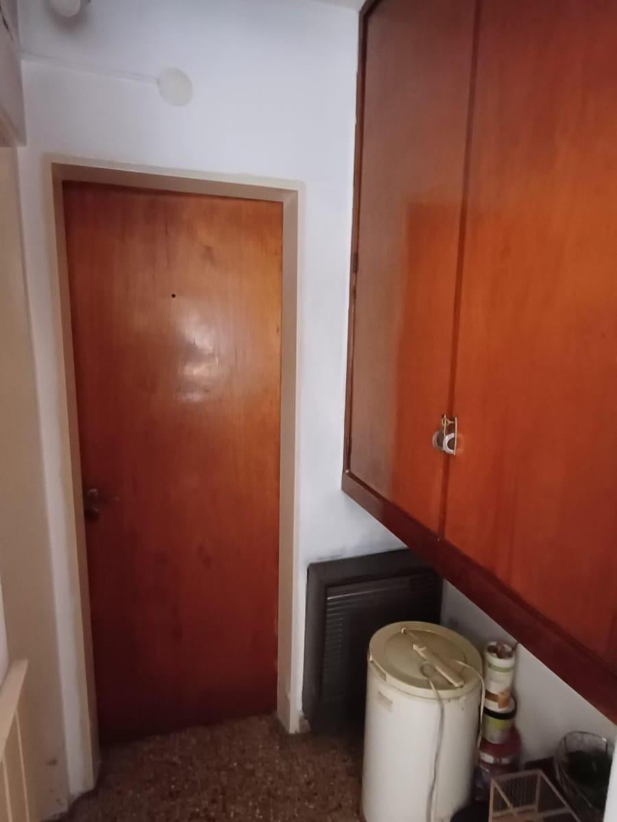 EXCELENTE CASA Y DPTO EN VENTA EN ADROGUE, FONDO + QUINCHO. IDEAL PARA 2 FLIAS.