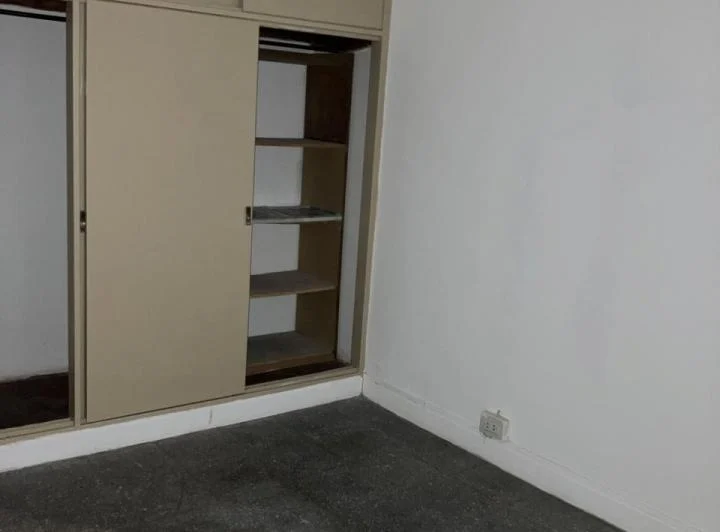 Departamento Amplio De 2 Dormitorios 3