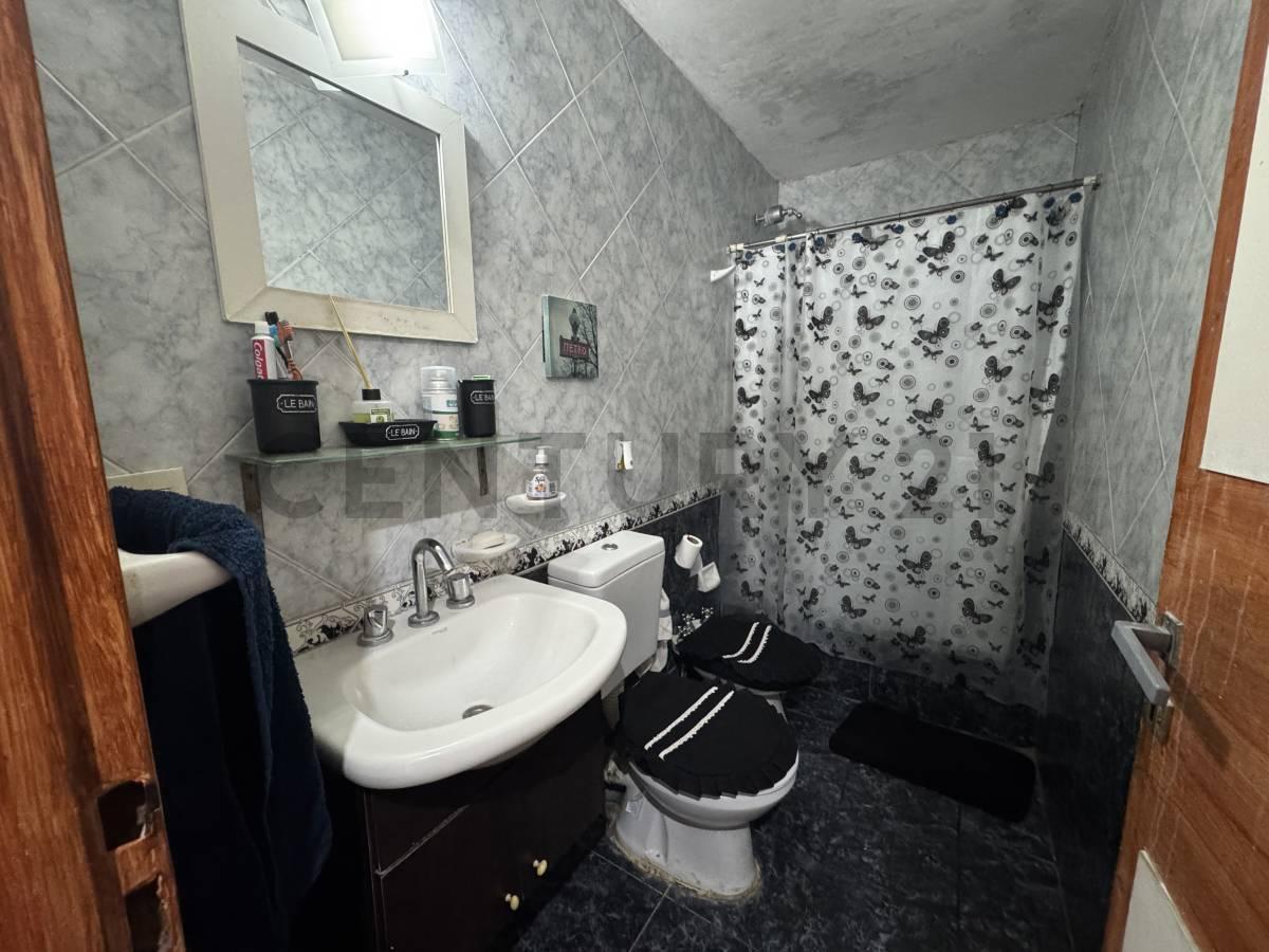 Venta Amplio Departamento 5 Ambientes en Garín 2
