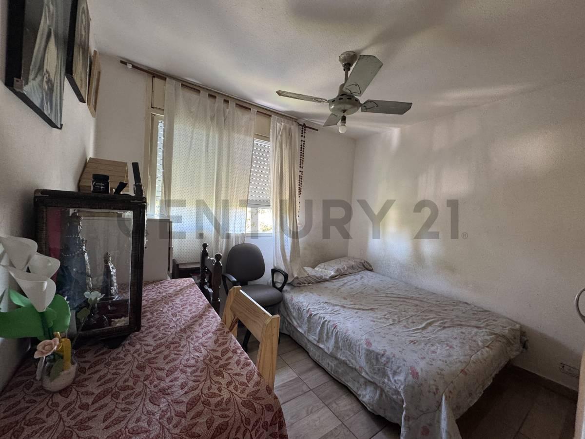 Venta Amplio Departamento 5 Ambientes en Garín 1