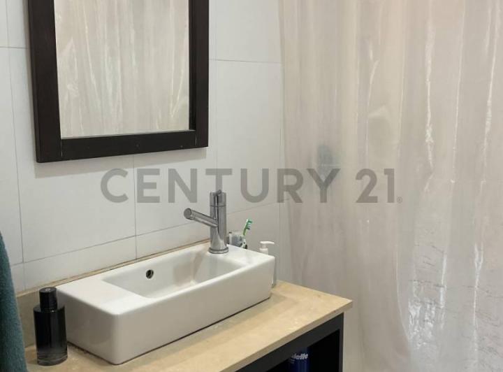 Monoambiente luminoso  con dormitorio, balcón y cochera cubierta junto al Río 3