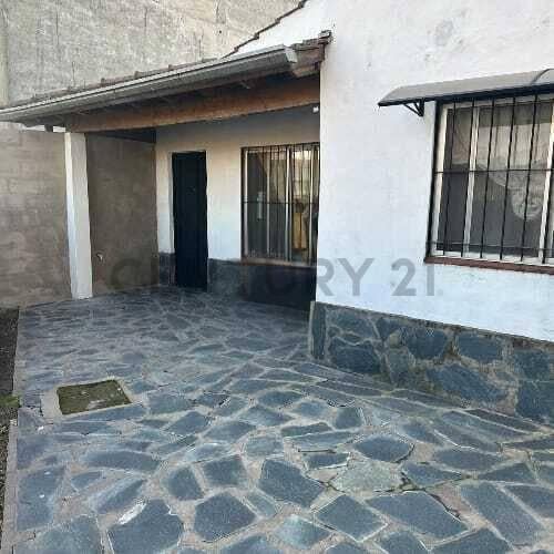 CASA EN ALQUILER 2 AMBIENTES SERVICIOS INCLUIDOS 2