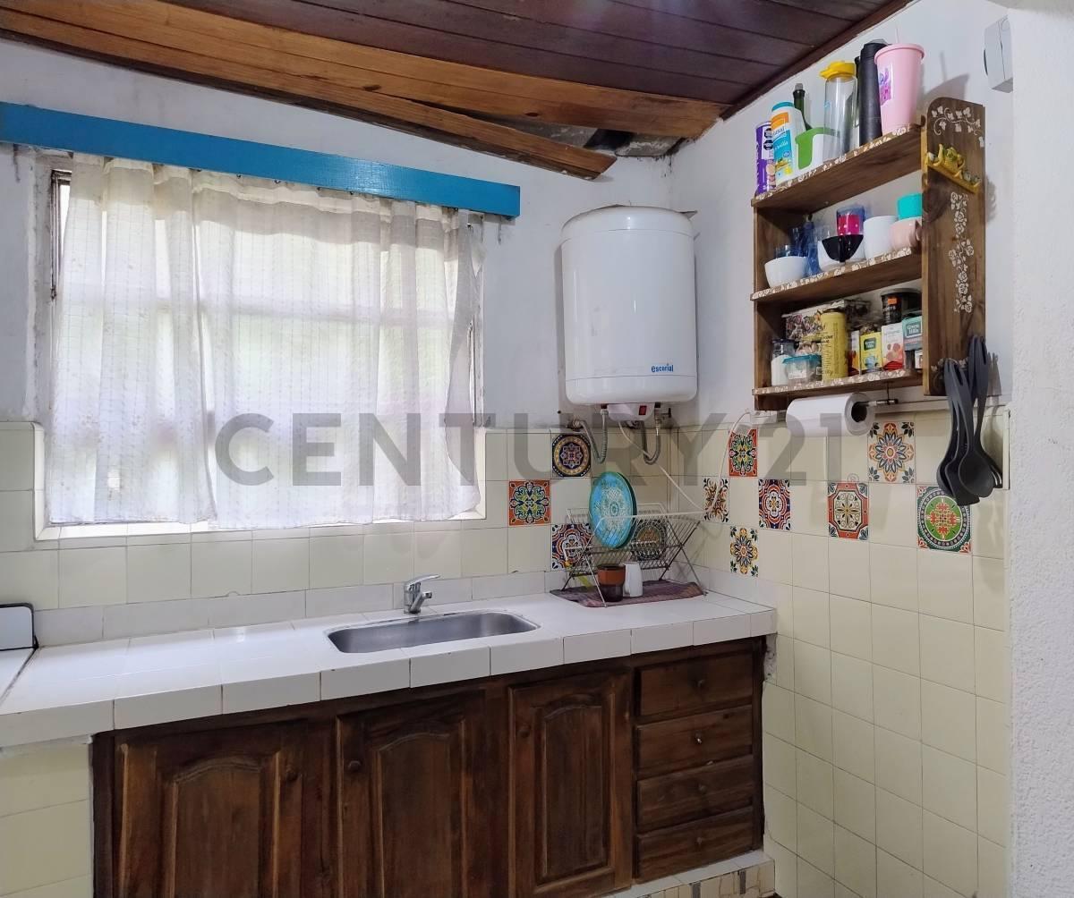 Foto de Encantadora casa-quinta de 4 ambientes con pileta y quincho. Parque de 832.50 m2. Merlo, imagen 5