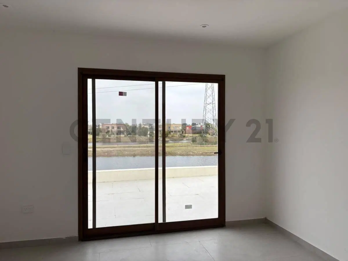 CASA EN VENTA 4 AMBIENTES, PLAYROOM, ESCRITORIO. SAN GABRIEL VILLANUEVA 3