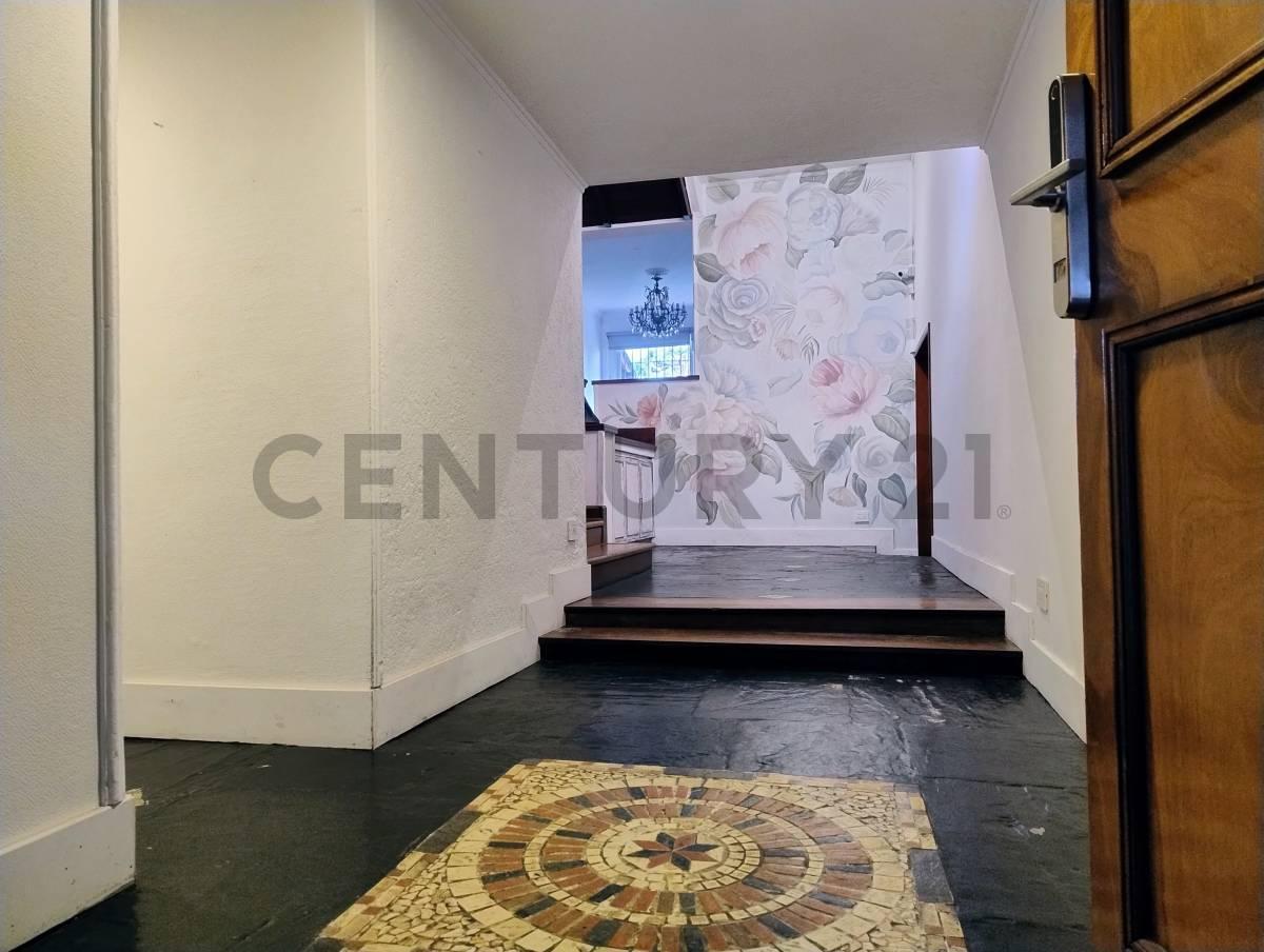 Foto de Casa en Venta en Las Lomas de San Isidro. 3 dormitorios. Jardín con, imagen 5