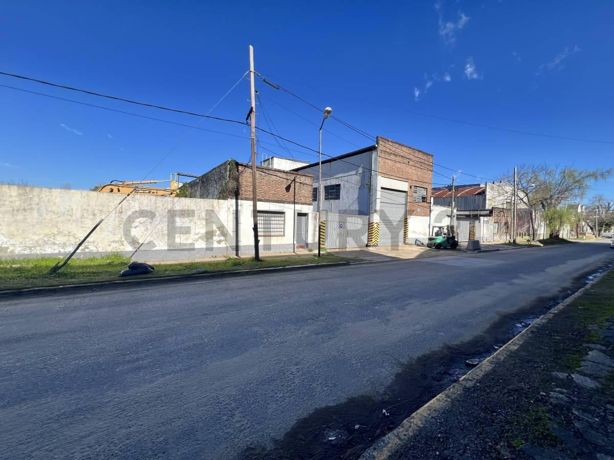 Foto de FÁBRICA 8.000M² - SALIDA A 2 CALLES - DEP. INDEP. + 2 CASAS - FINANCIA, imagen 4