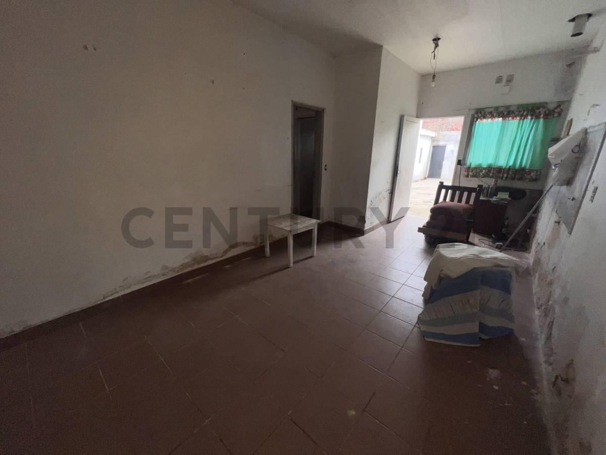 Foto de CASA MAS DEPARTAMENTOS A REFACCIONAR- IDEAL INVERSION, imagen 2