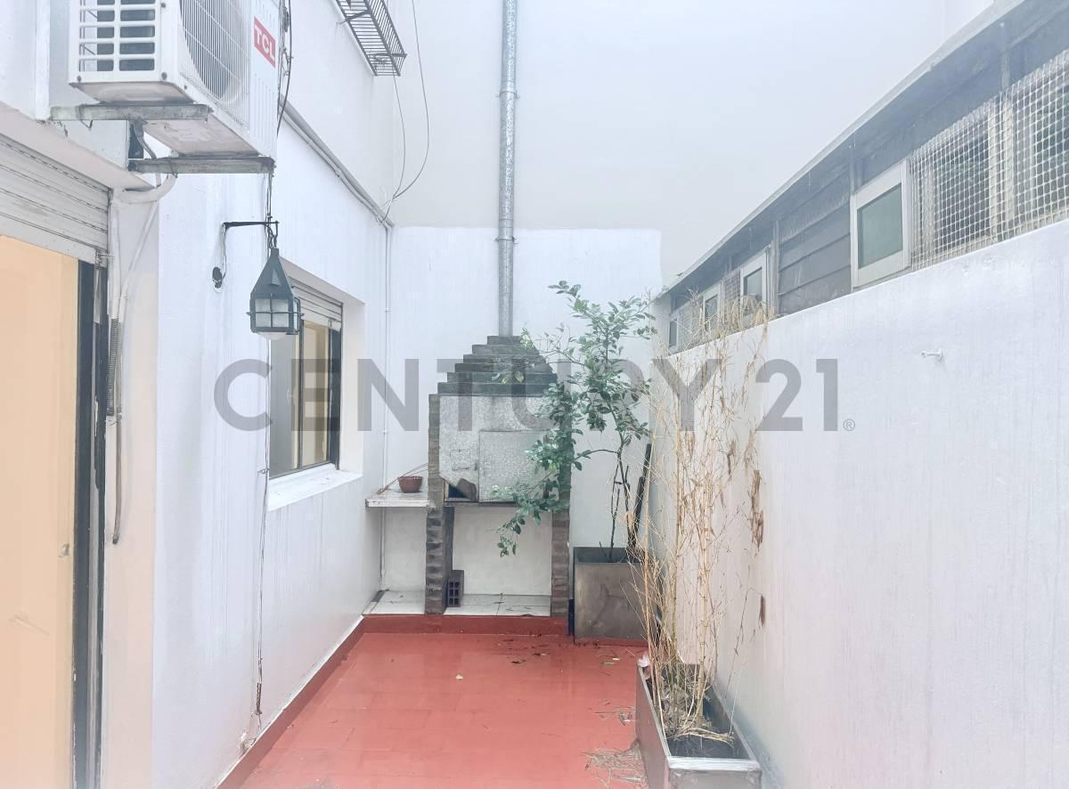 Foto de DEPARTAMENTO 2 AMB EN PALERMO CON PATIO Y PARRILLA, imagen 2