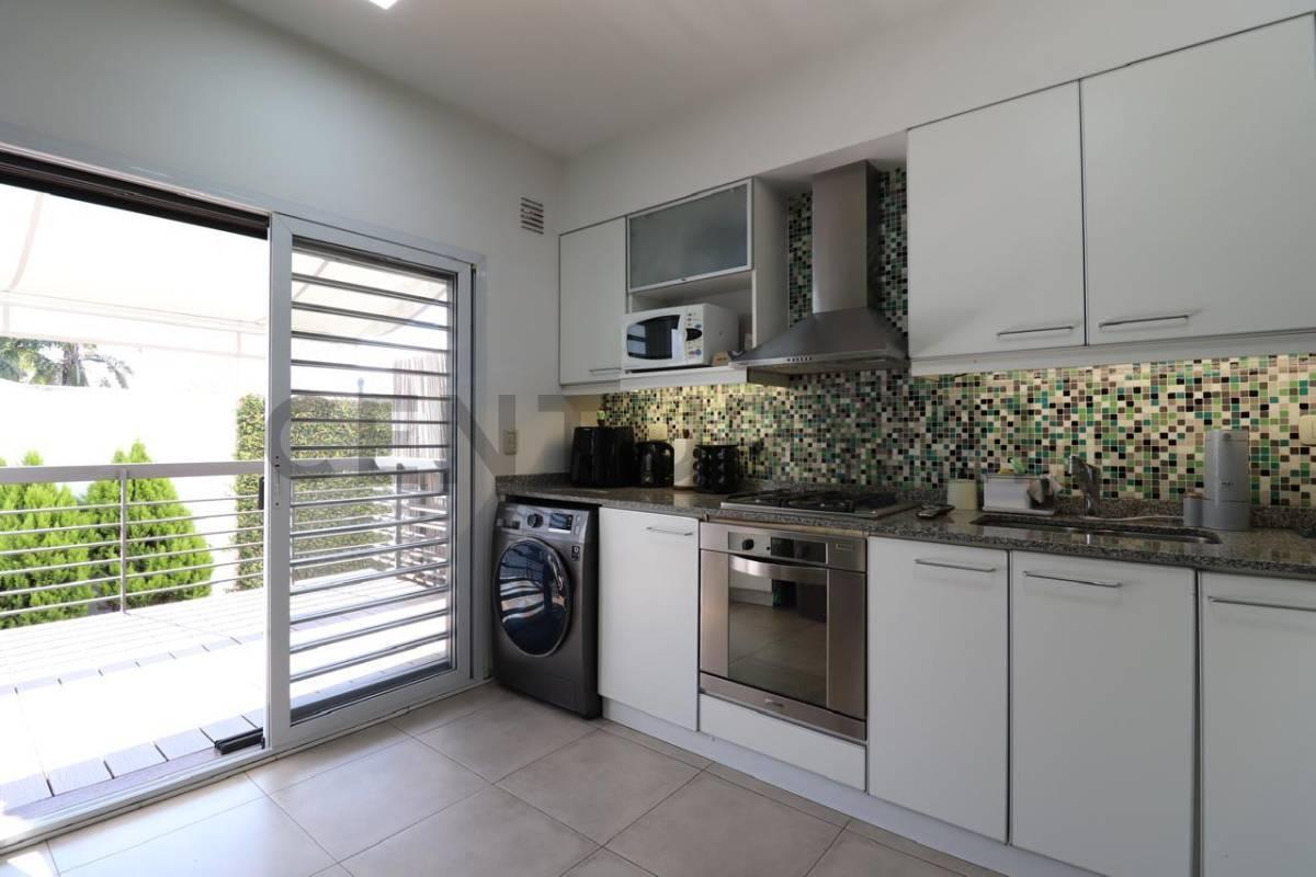 Foto de CASA-TRIPLEX FLORIDA APTO CREDITO, imagen 1