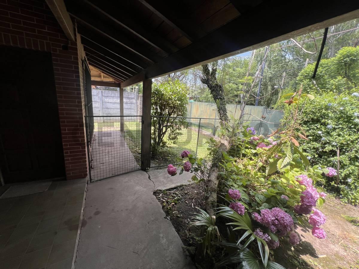 Foto de ¡Oportunidad! Casa de 3 ambientes a reciclar y un ph de 3 amb con, imagen 2