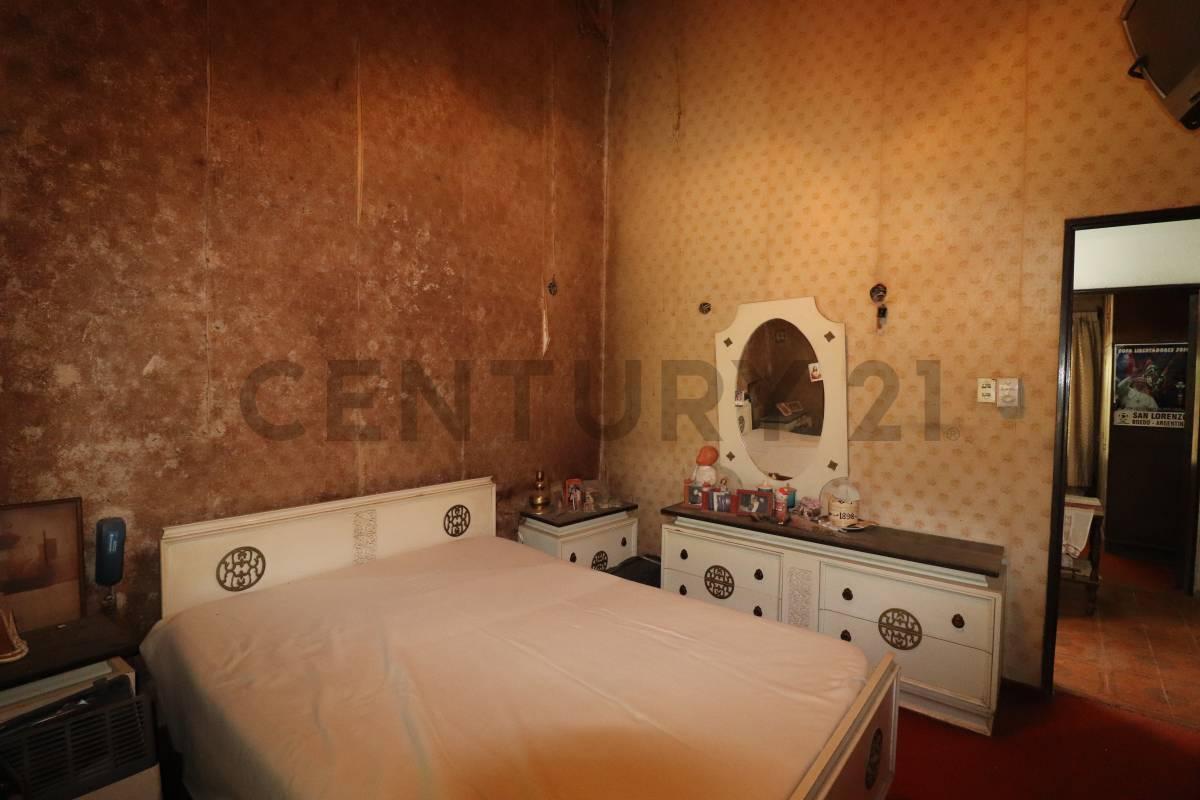 Foto de ¡Oportunidad! Casa de 3 ambientes a reciclar y un ph de 3 amb con, imagen 4