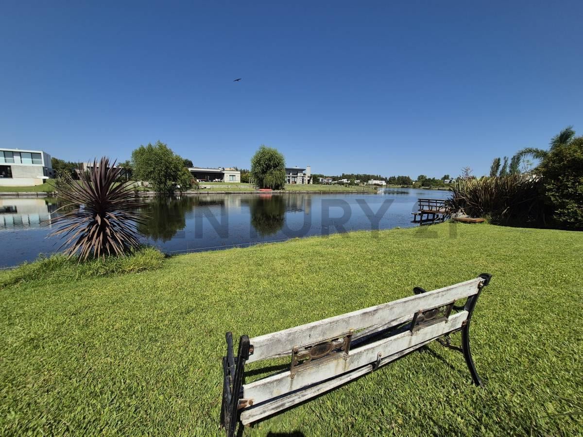 Foto de Casa a la laguna Barrio San Matías Área 1, imagen 5