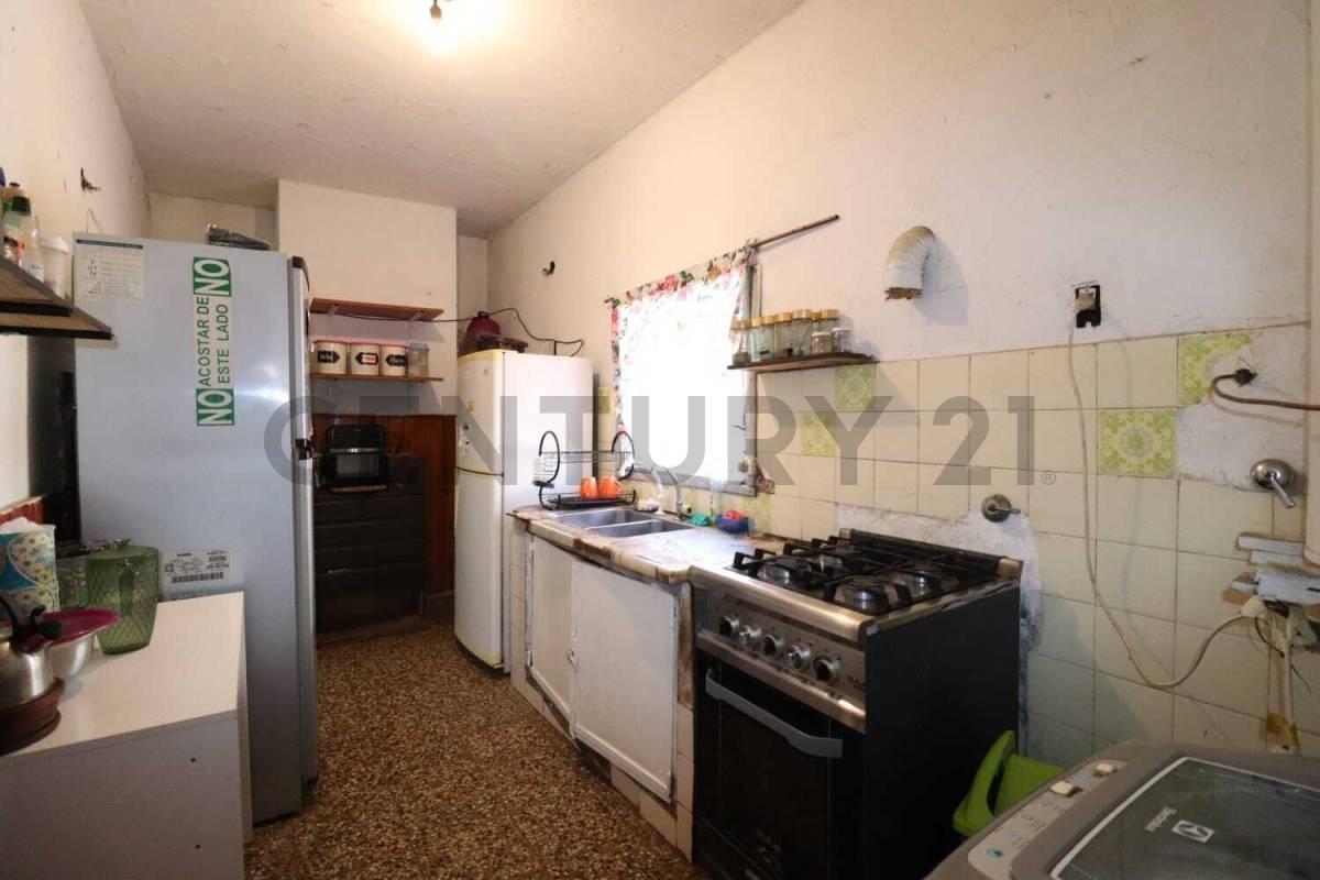 Foto de VENTA E. DELFINO, PH 4 AMBIENTES, CON COCHERA. APTO CRÉDITO., imagen 4
