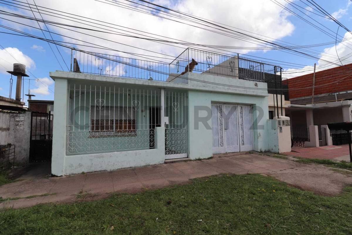 Foto de VENTA E. DELFINO, PH 4 AMBIENTES, CON COCHERA. APTO CRÉDITO., imagen 1