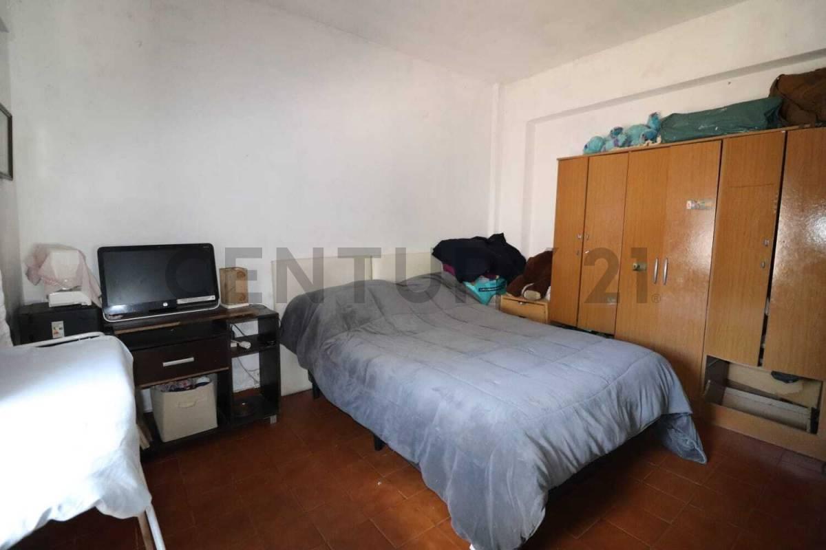 Foto de VENTA E. DELFINO, PH 4 AMBIENTES, CON COCHERA. APTO CRÉDITO., imagen 2