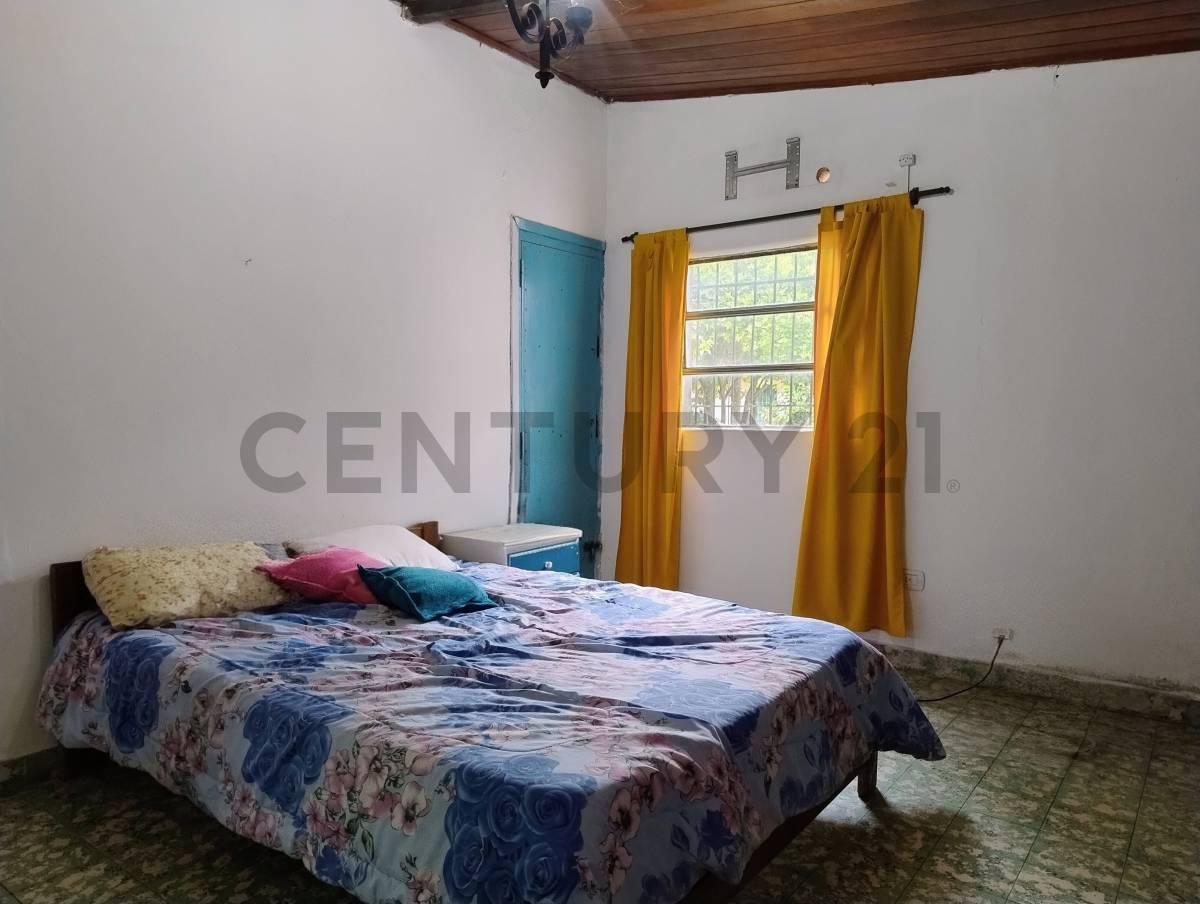 Foto de Encantadora casa-quinta de 4 ambientes con pileta y quincho. Parque de, imagen 5