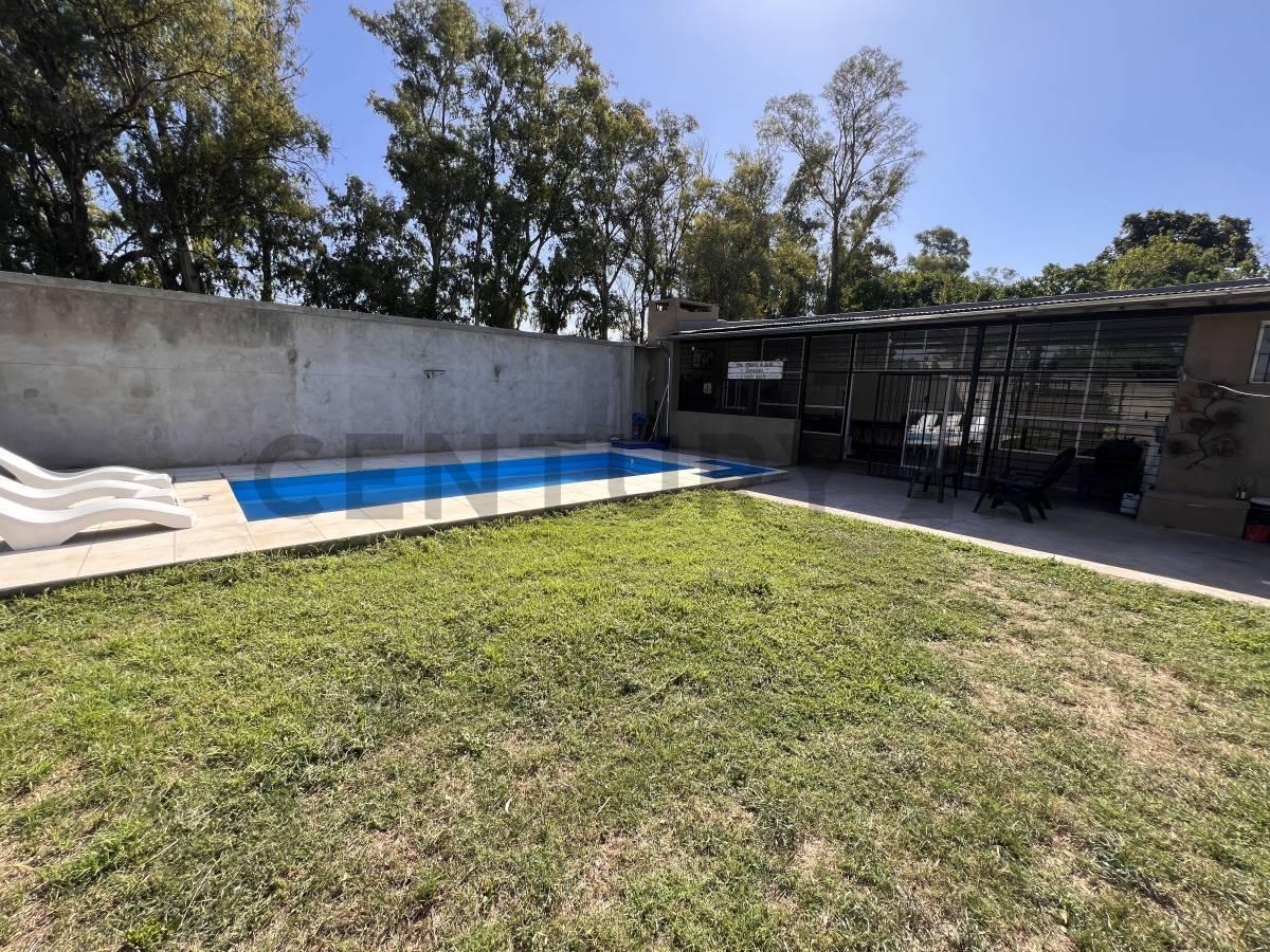 Foto de VENTA - EXCELENTE QUINCHO CON PISCINA EN BARRIO LAS MORAS – LOTE 312 M², imagen 1