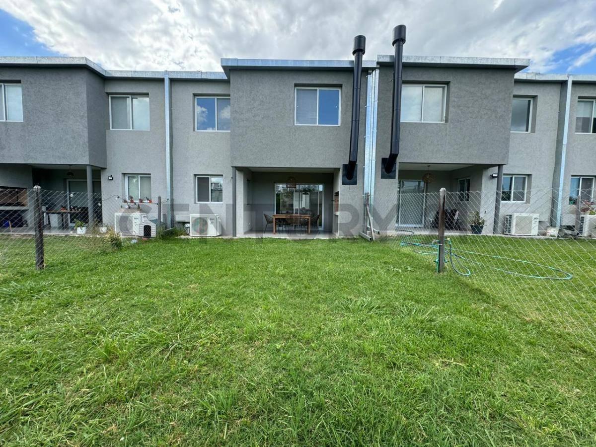 Foto de Dúplex 3 dorm con jardín en Garín, imagen 2