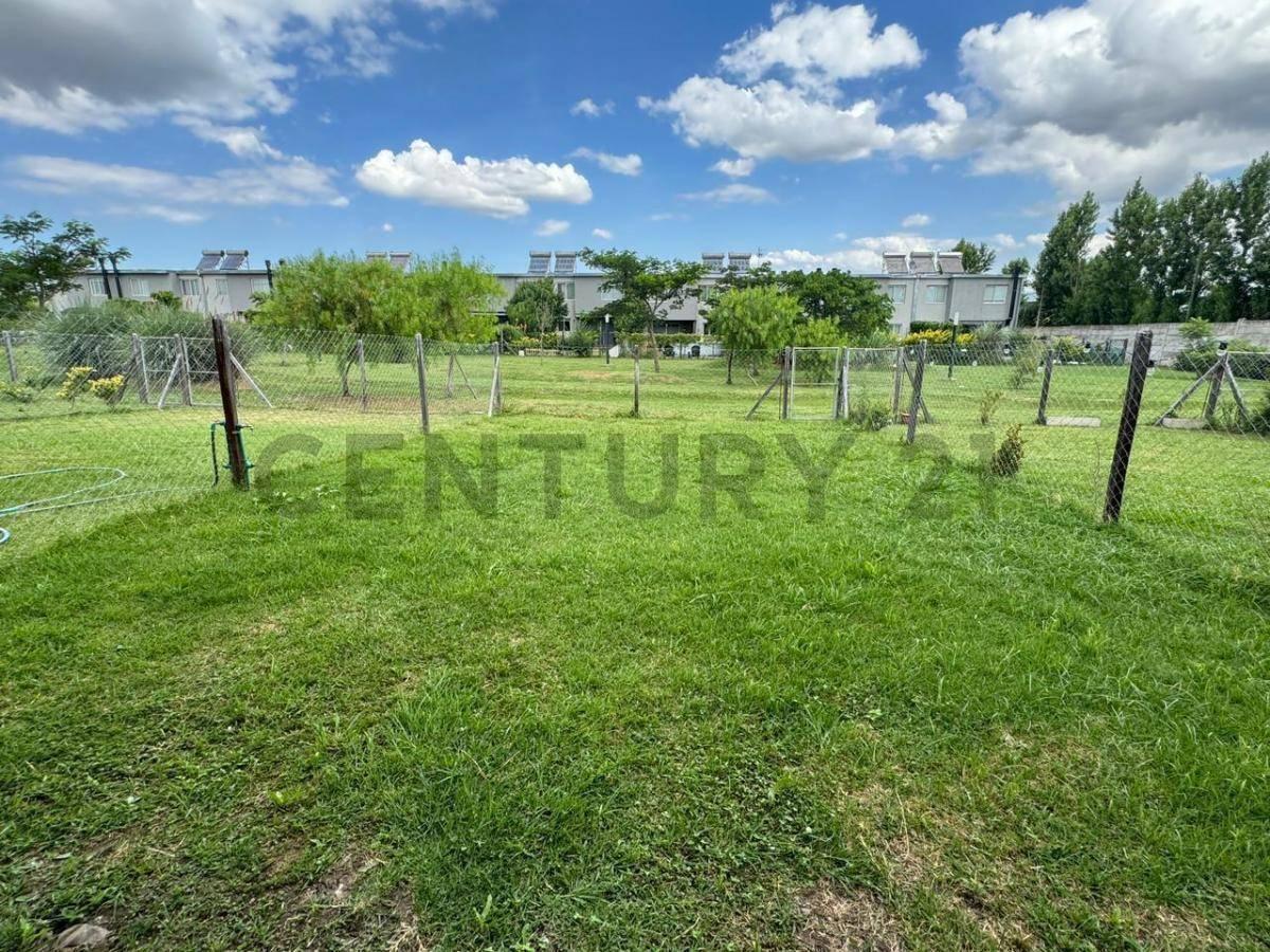 Foto de Dúplex 3 dorm con jardín en Garín, imagen 1