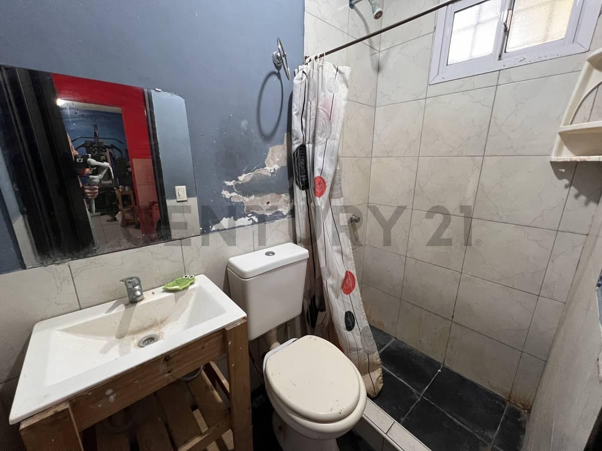 Foto de CASA EN VENTA 4 AMBIENTES GARIN, imagen 3