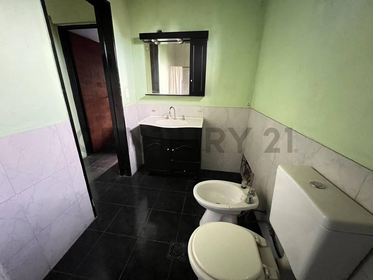 Foto de CASA EN VENTA 4 AMBIENTES GARIN, imagen 4
