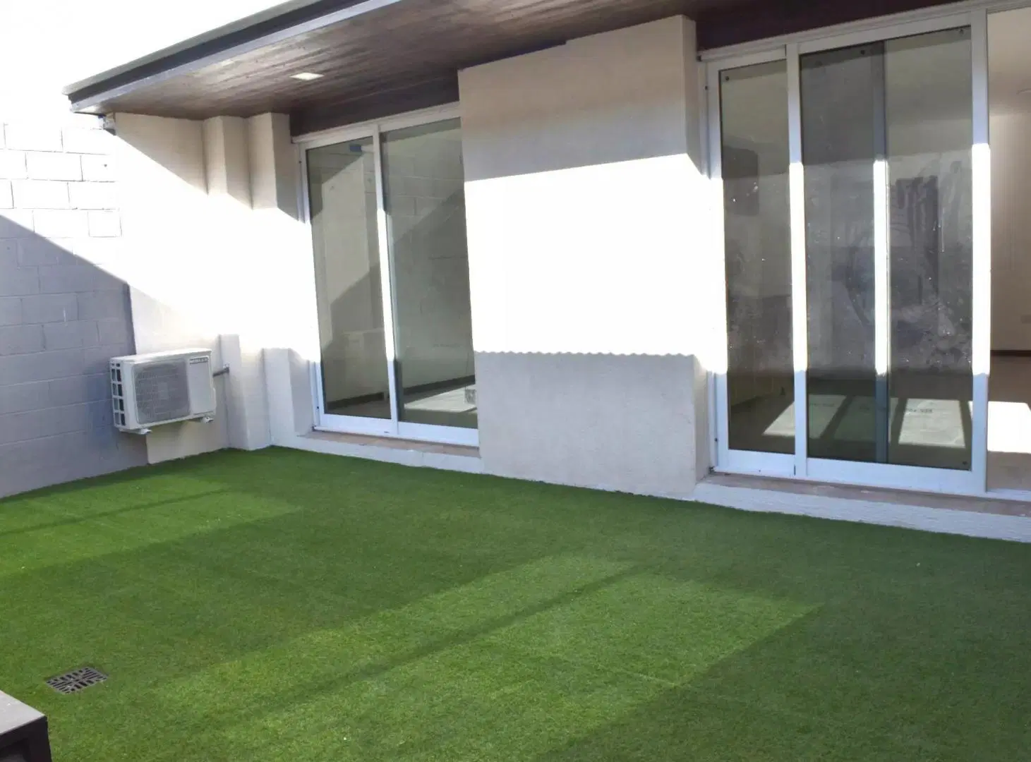 DEPARTAMENTO DE 1 DORMITORIO CON PATIO EN ALQUILER – TORRE MITRE 2 3