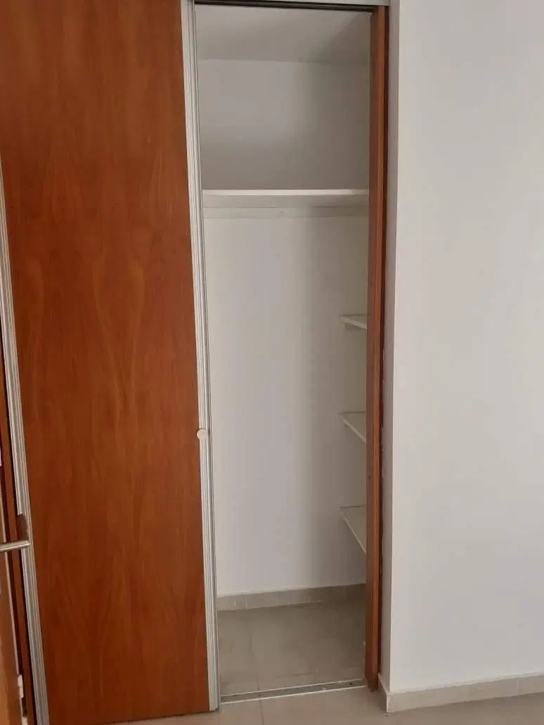Alquilo Dpto de 2 dorm c cochera 4