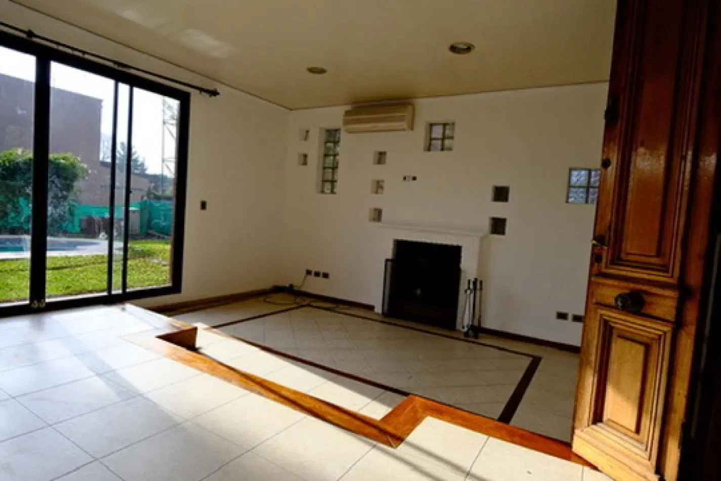 Casa en El Carmencito con pileta y lote adicional independiente 3
