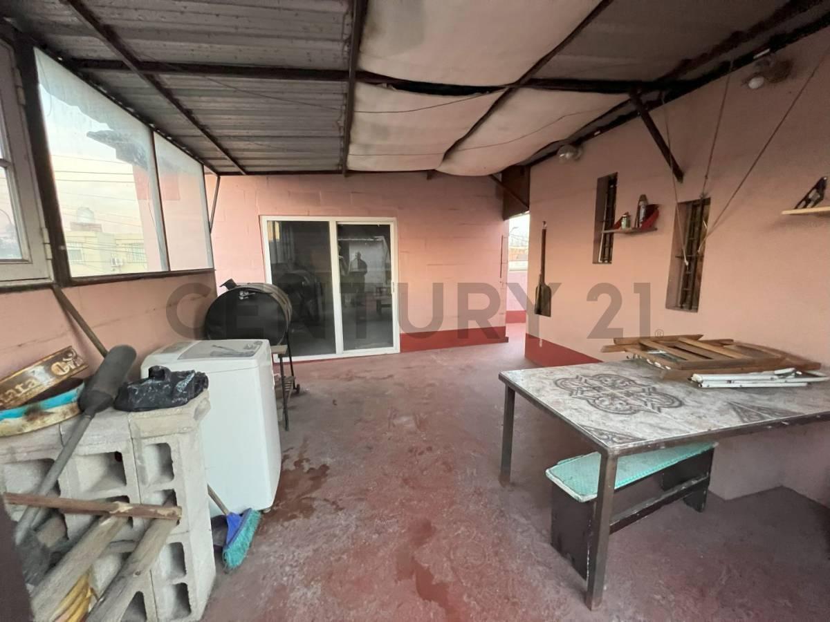 Venta PH 4 ambientes Ituzaingó, APTO CREDITO con local incluido.