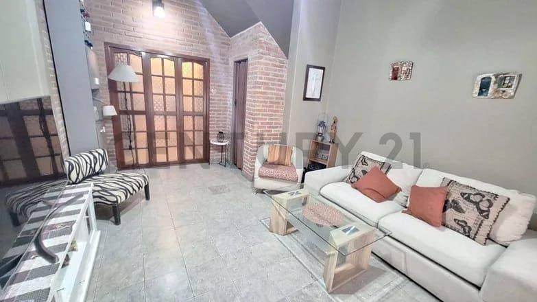 Venta PH 4 Ambientes, en Planta Baja, Moron 1