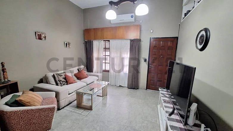 Venta PH 4 Ambientes, en Planta Baja, Moron 2