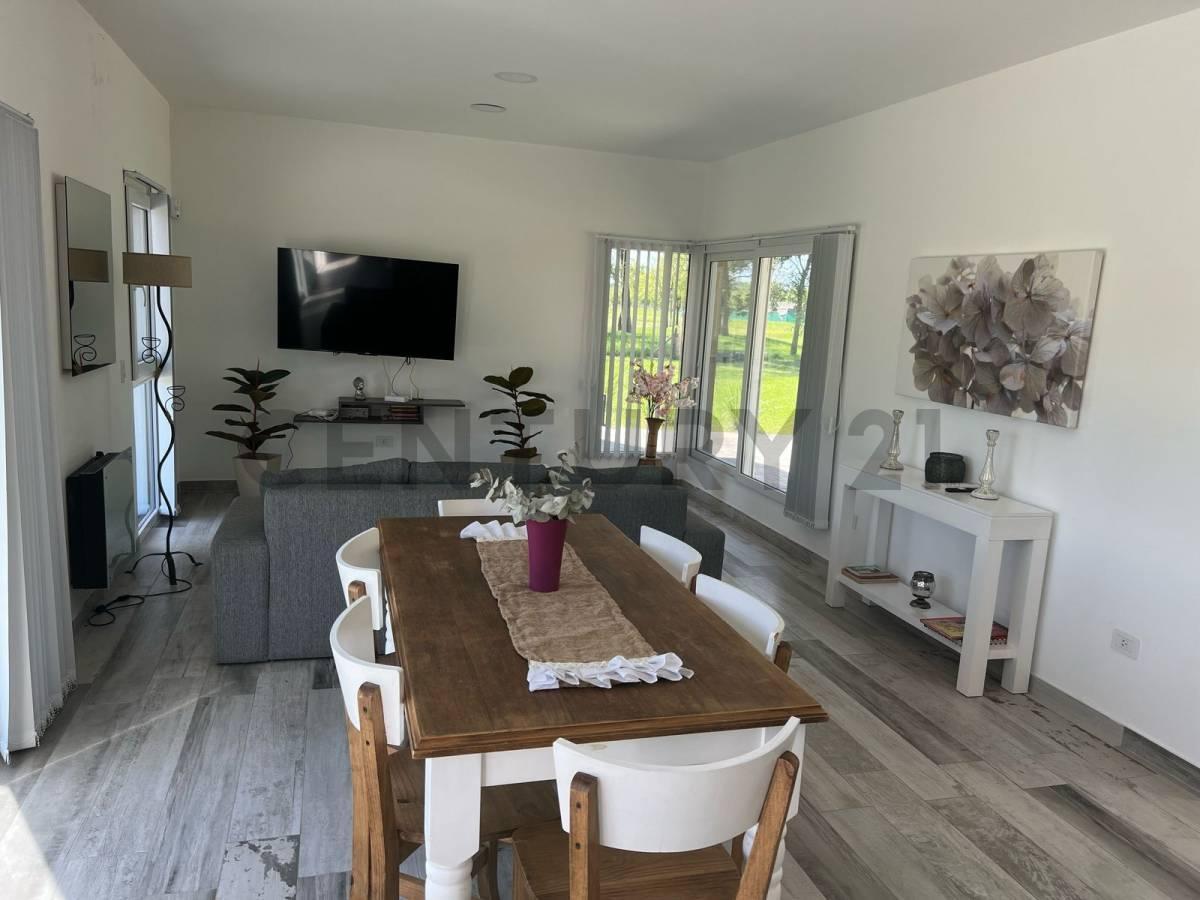 VENTA CASA 4 AMBIENTES, PLANTA BAJA, MODERNA,  BARRIO CLUB DE CAMPO ASUNCION DE LUJAN