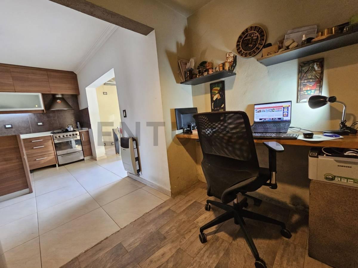 Venta de Casa 4 AMBIENTES, Ituzaingó con pileta
