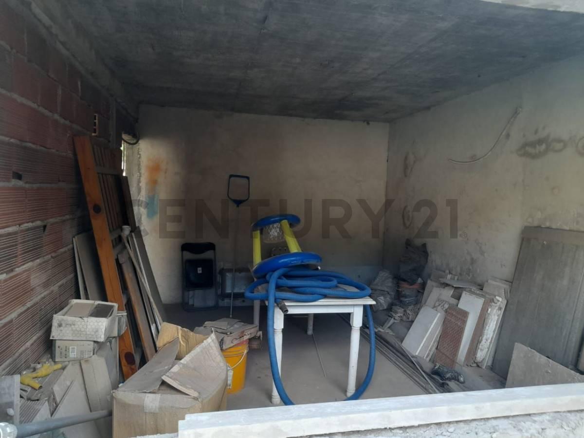 Venta de Casa, a Terminar, Zona Moreno Acepta Vehiculo. 4