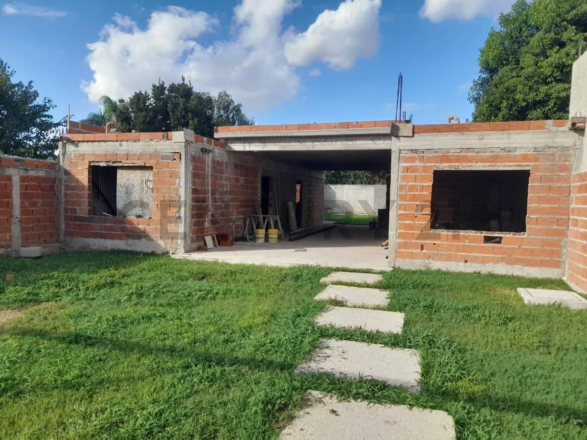 Venta de Casa, a Terminar, Zona Moreno Acepta Vehiculo. 3