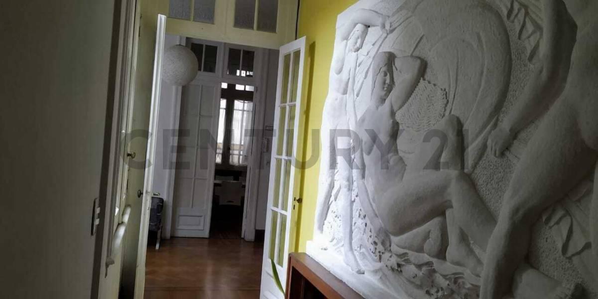 Venta Departamento 8 Ambientes, Monserrat, Apto Profesional 3